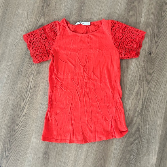 JustFab Lace Short Sleeve Tee - Picture 3 of 7
